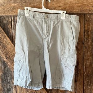 Men’s khaki shorts
